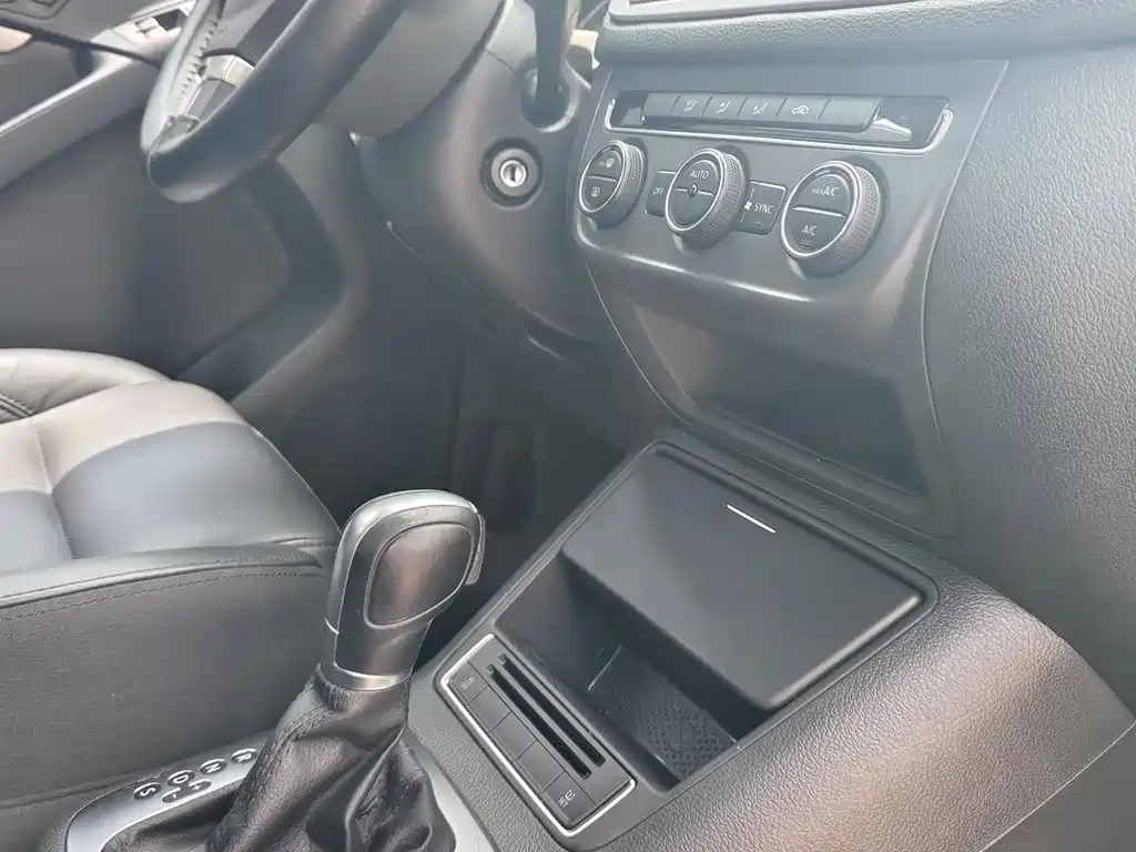Volkswagen Tiguan 2015 — фото 5
