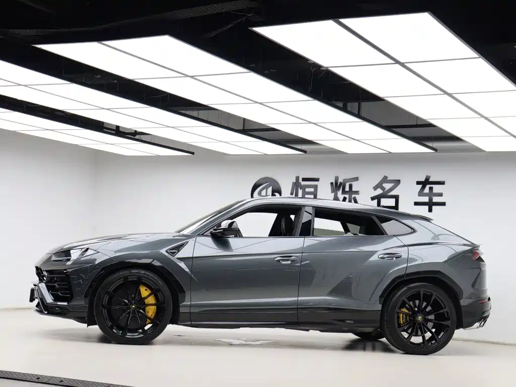 Lamborghini Urus 2019 — фото 36