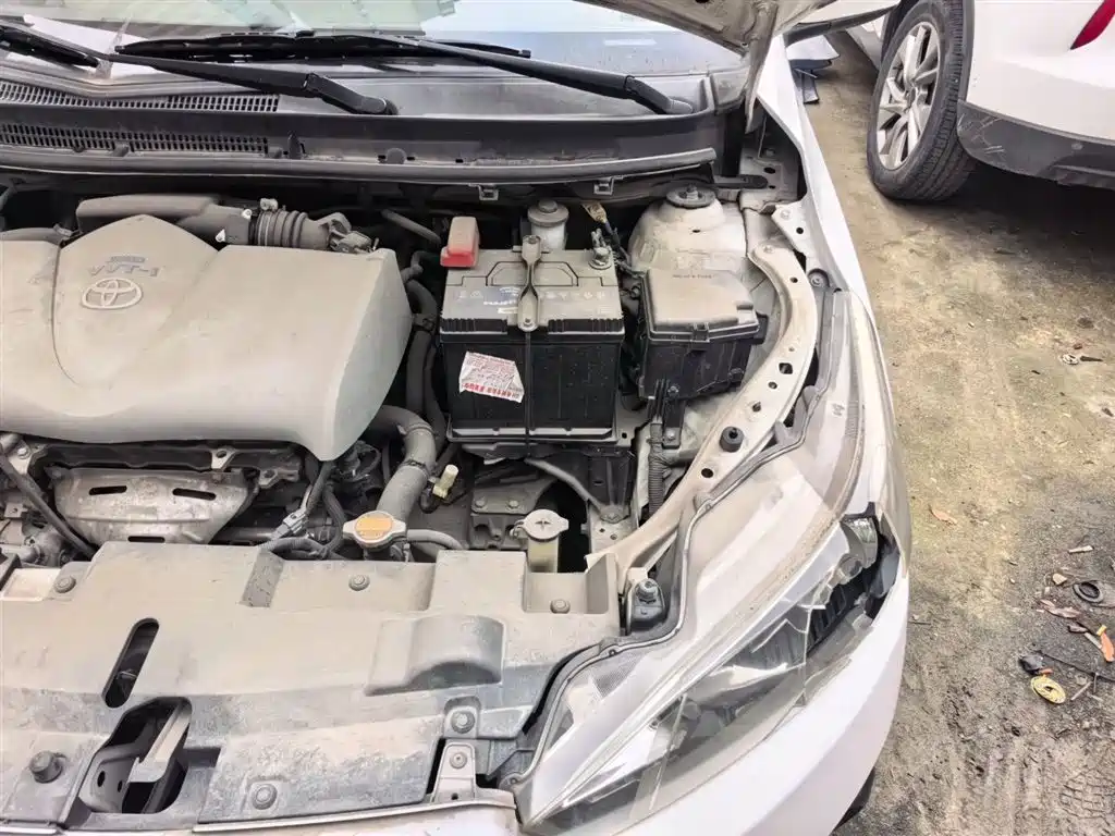 Toyota Yaris L 2015 — фото 23