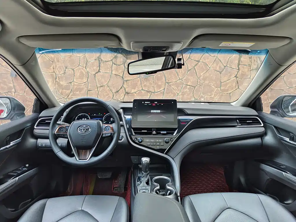 Toyota Camry 2021 — фото 13