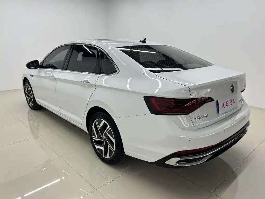 Volkswagen Sagitar 2022