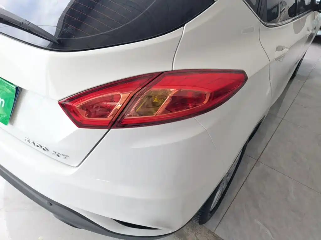 Changan Eado XT 2016 — фото 8