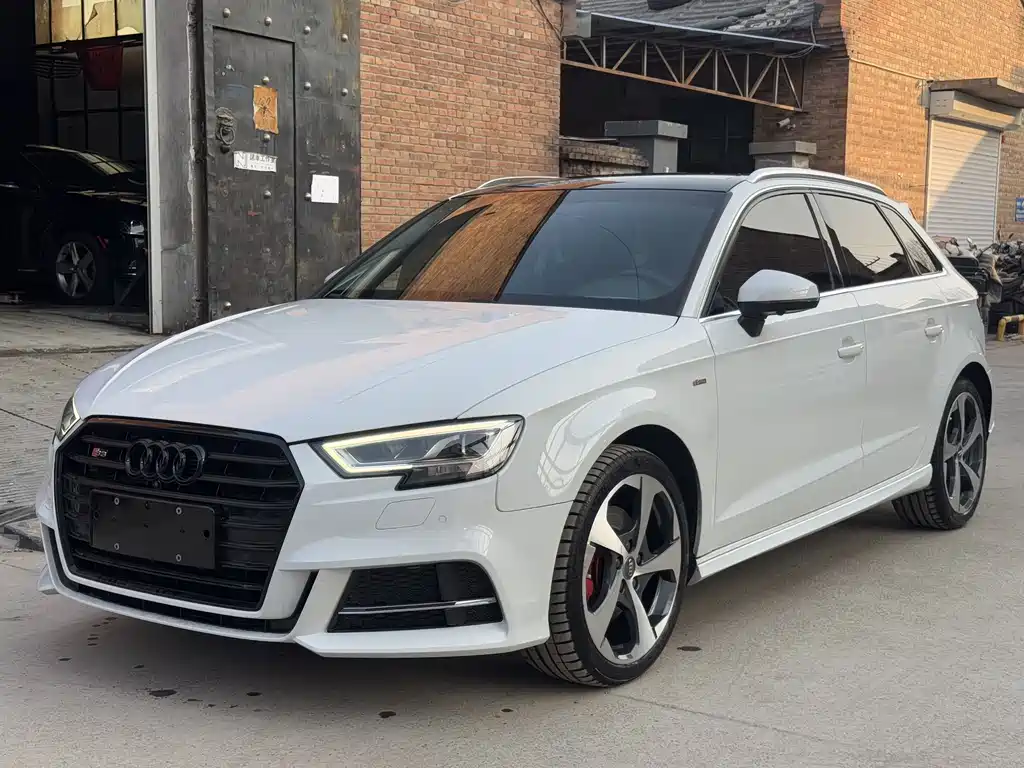 Audi A3 2019 — фото 1