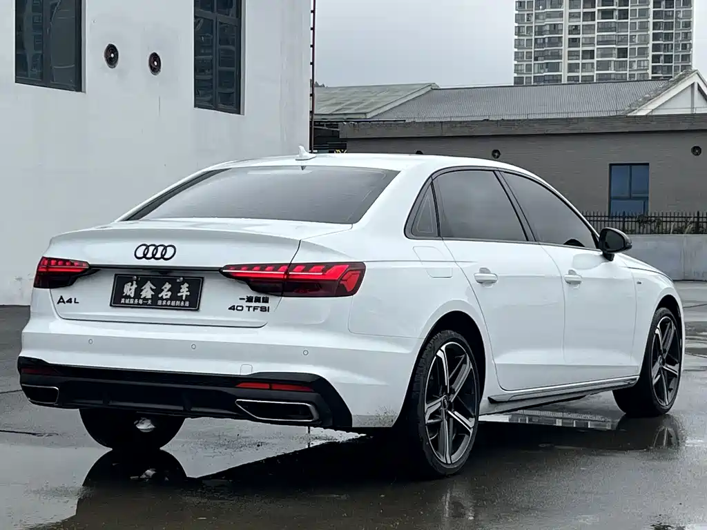 Audi A4L 2025 — фото 11
