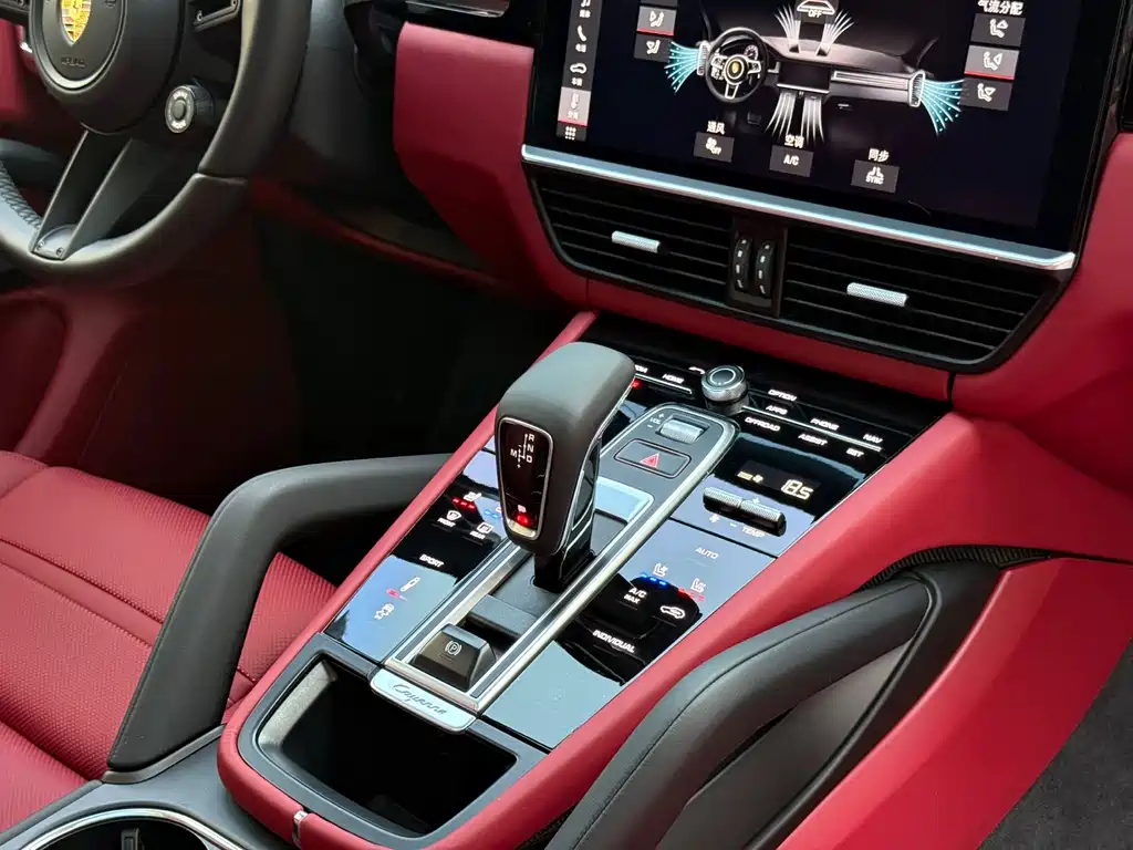 Porsche Cayenne 2018 — фото 15