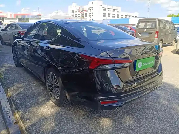Nissan Teana 2023