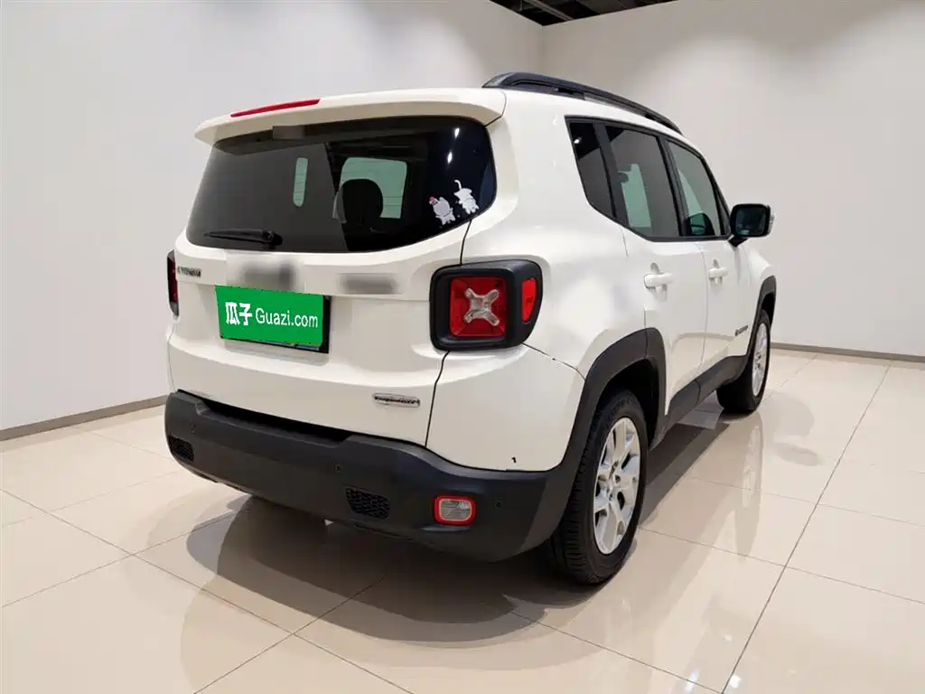 Jeep Renegade 2017 — фото 6