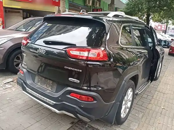 Jeep Cherokee 2016