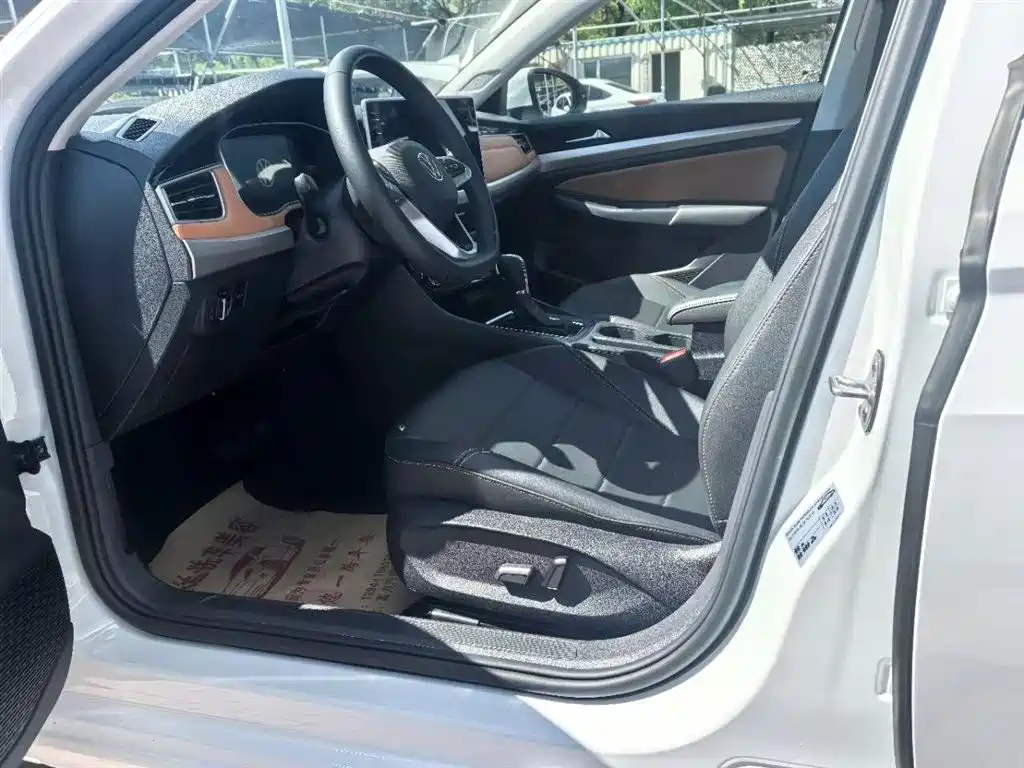 Volkswagen Bora 2023