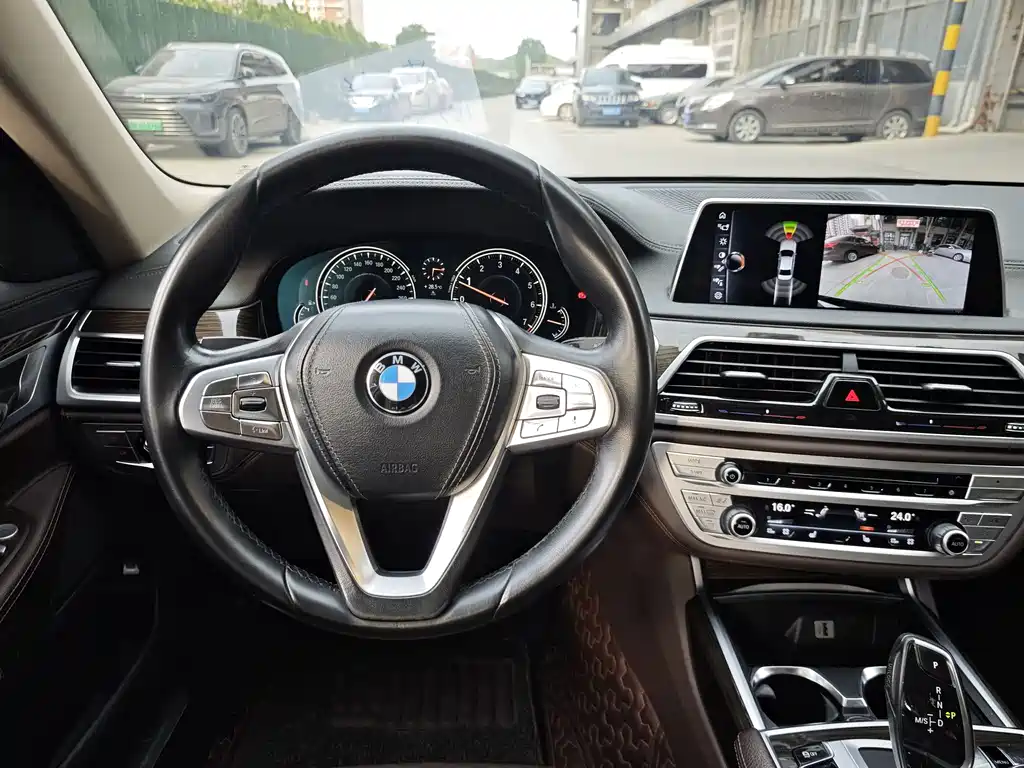 BMW 7 Series 2017 — фото 4