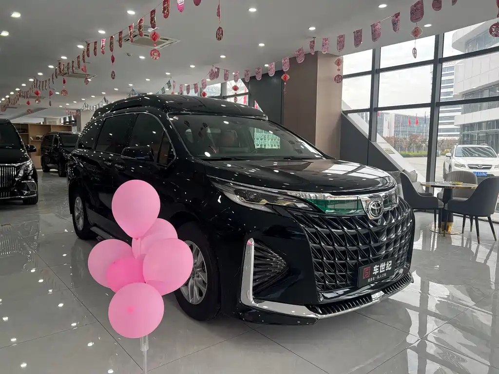 Toyota Granvia — фото 3