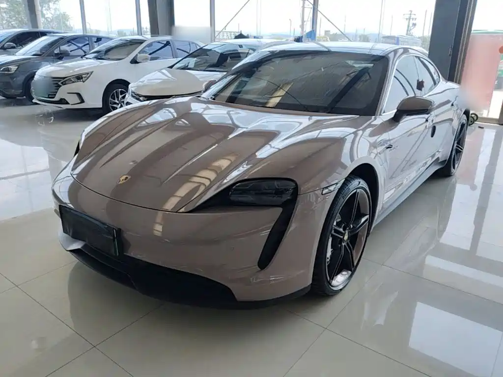 Porsche Taycan 2021 — фото 1