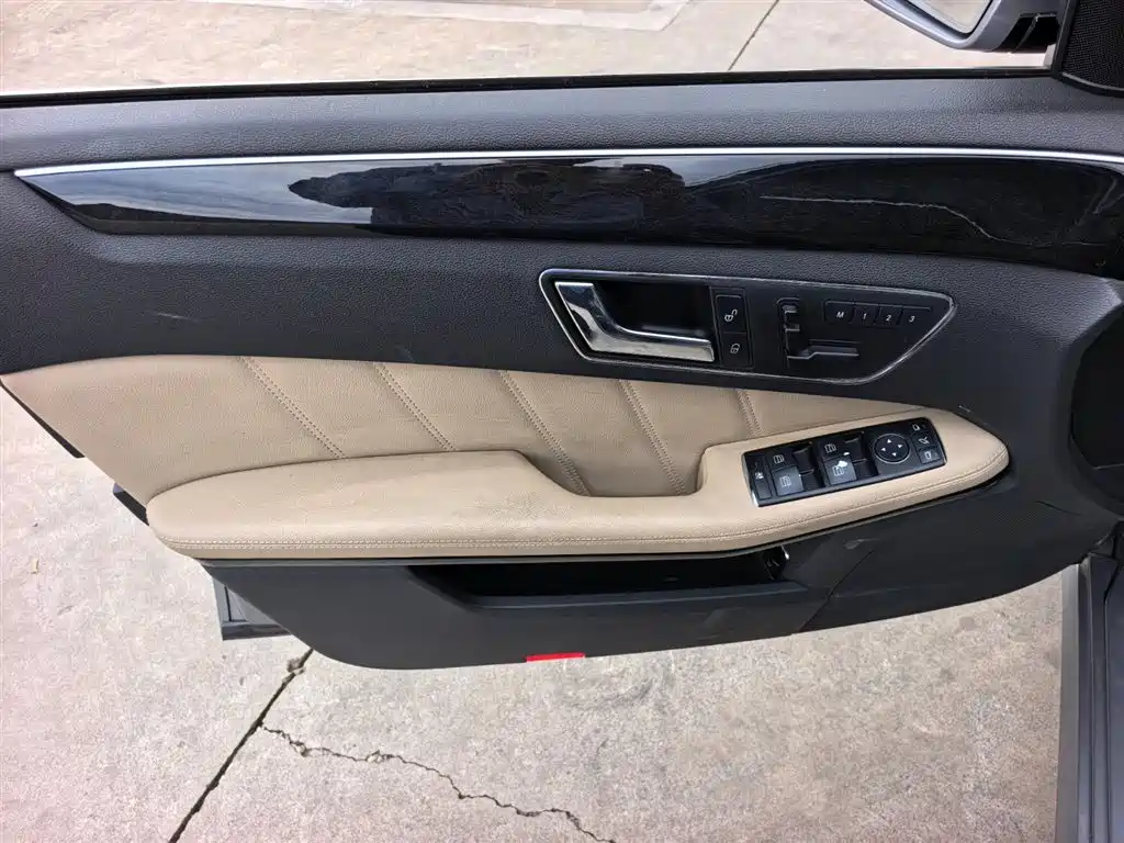 Mercedes-Benz E-Class 2010 — фото 10