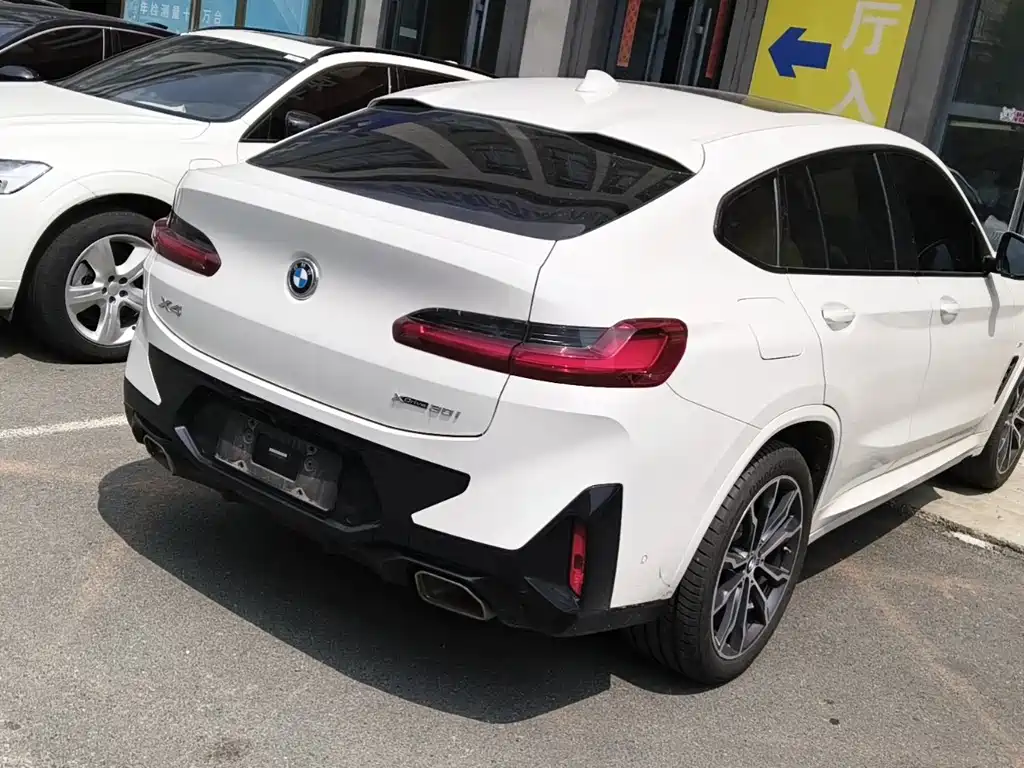 BMW X4 2022 — фото 9