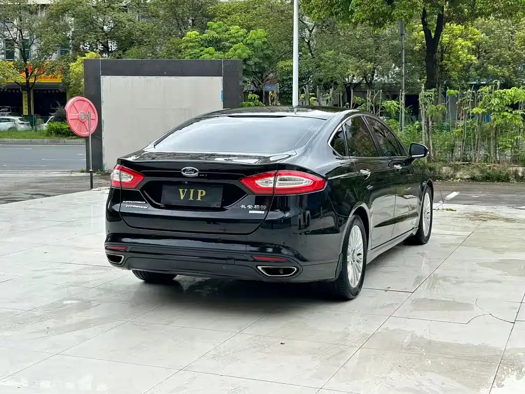 Ford Mondeo 2015 — фото 7