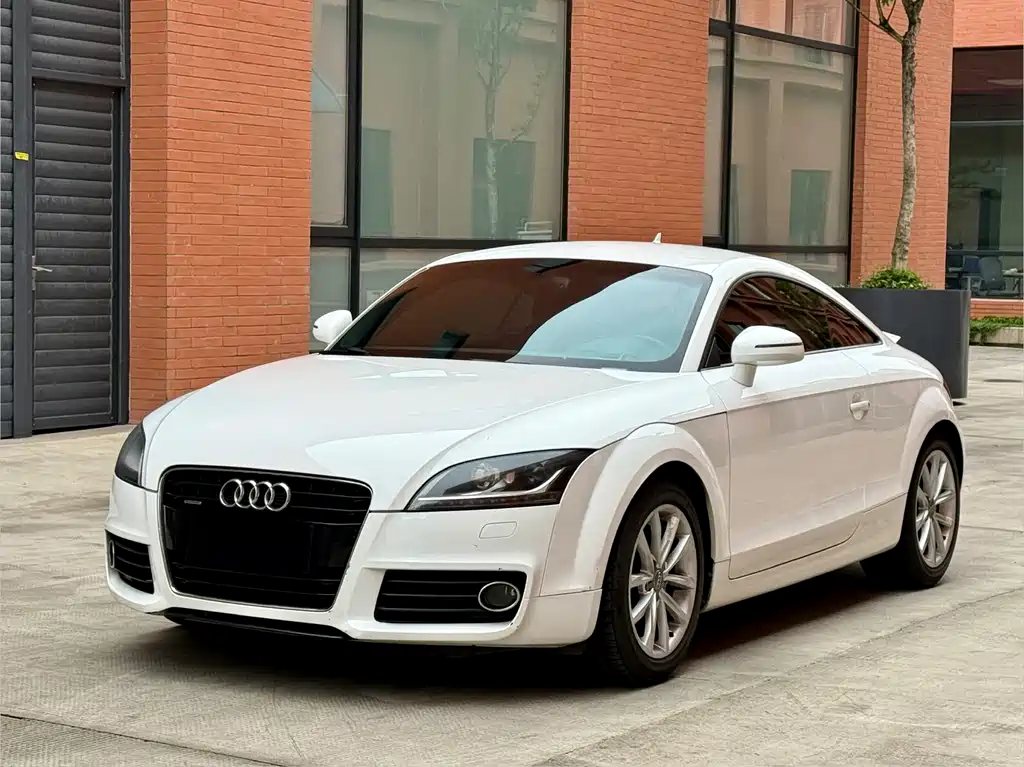 Audi TT 2012 — фото 1