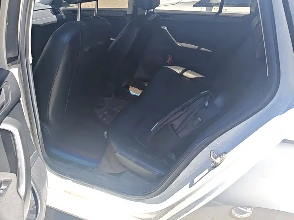 Skoda Rapid Spaceback 2020 — фото 17