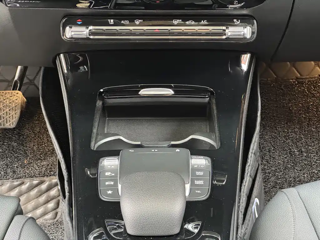 Mercedes-Benz A-Class 2022 — фото 13