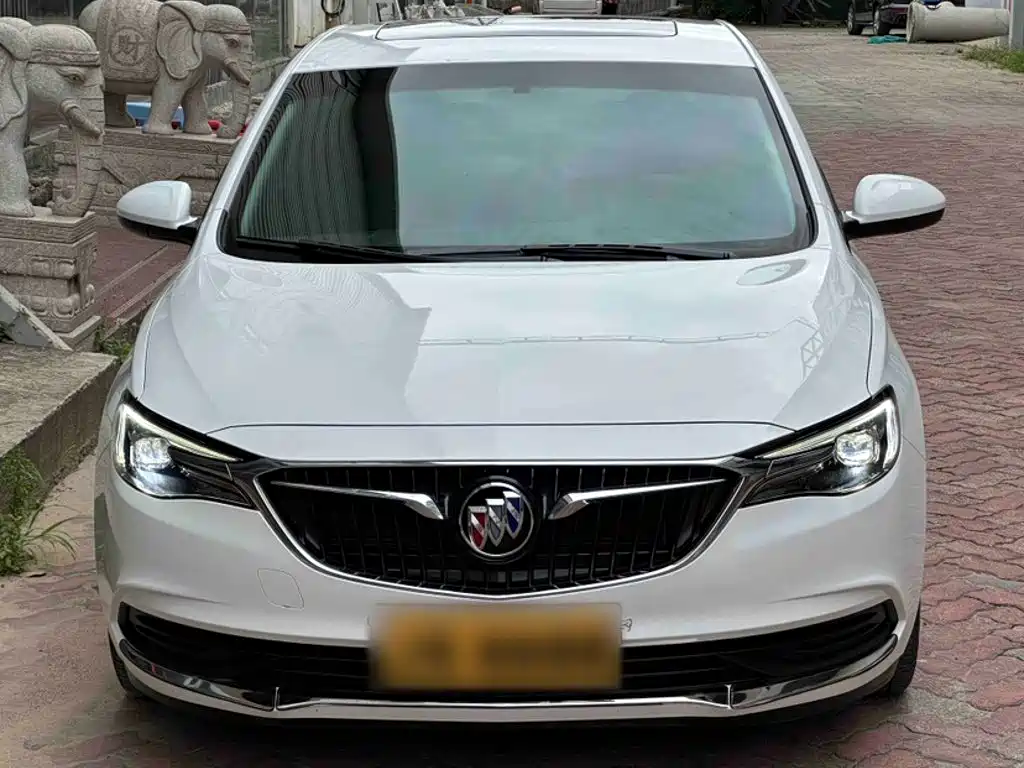 Buick Excelle 2022 — фото 11