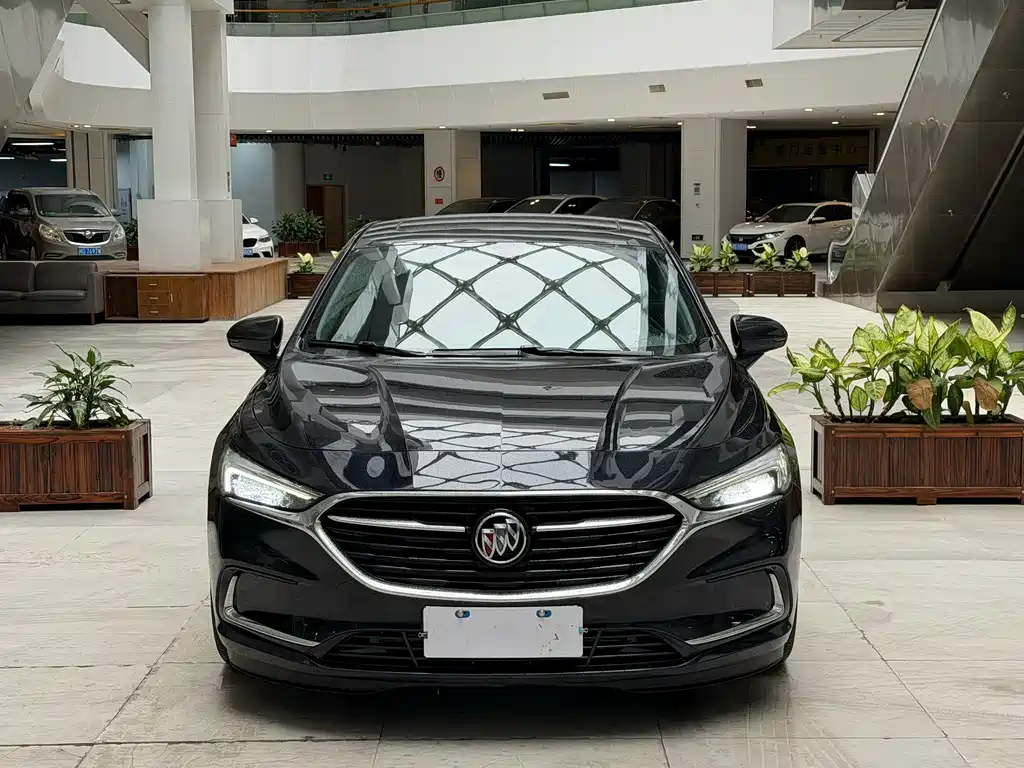 Buick LaCrosse 2022 — фото 2