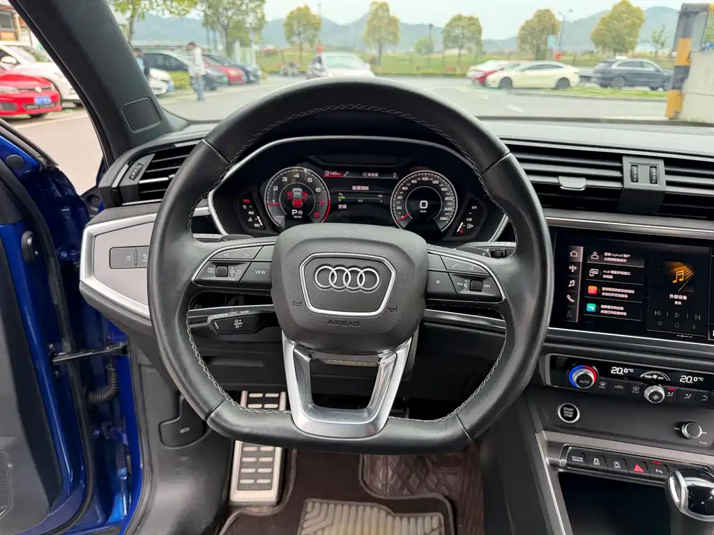 Audi Q3 2022 — фото 18