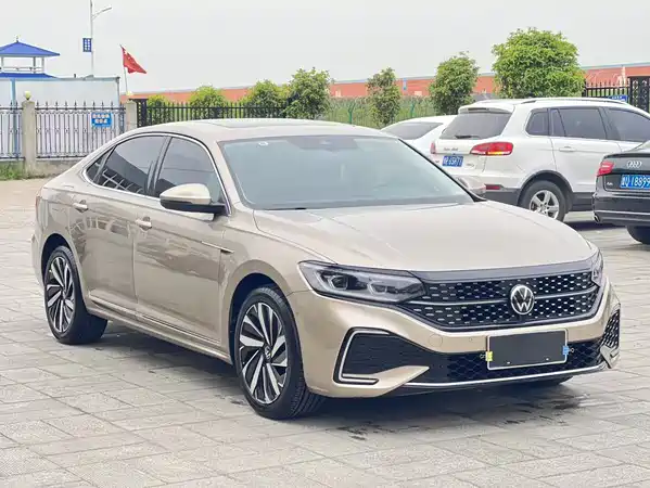Volkswagen Passat 2022