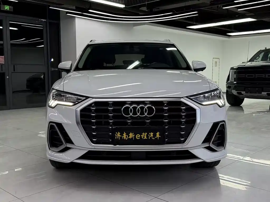 Audi Q3 2021 — фото 2