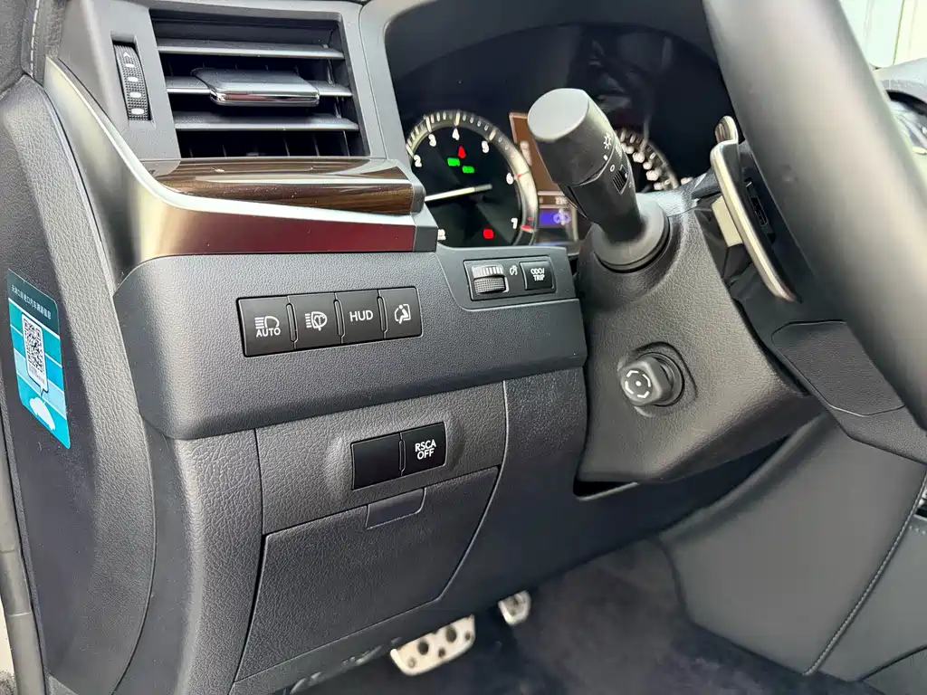 Lexus LX 2019 — фото 16