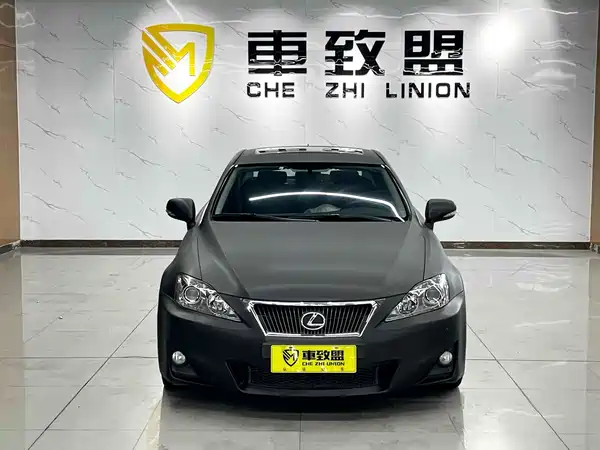 Lexus IS 2011