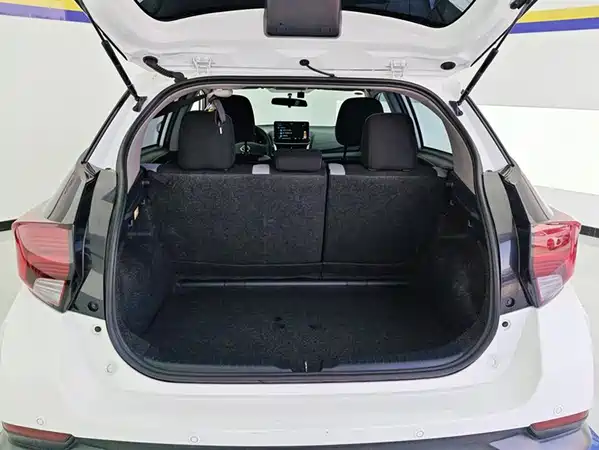 Toyota Yaris L 2020