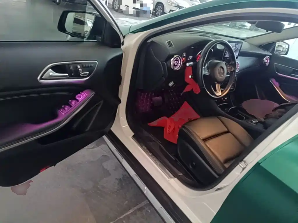 Mercedes-Benz GLA 2018 — фото 16