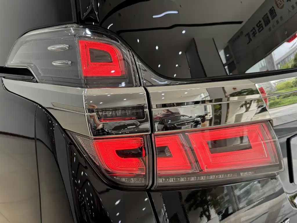 Toyota Vellfire 2021 — фото 20