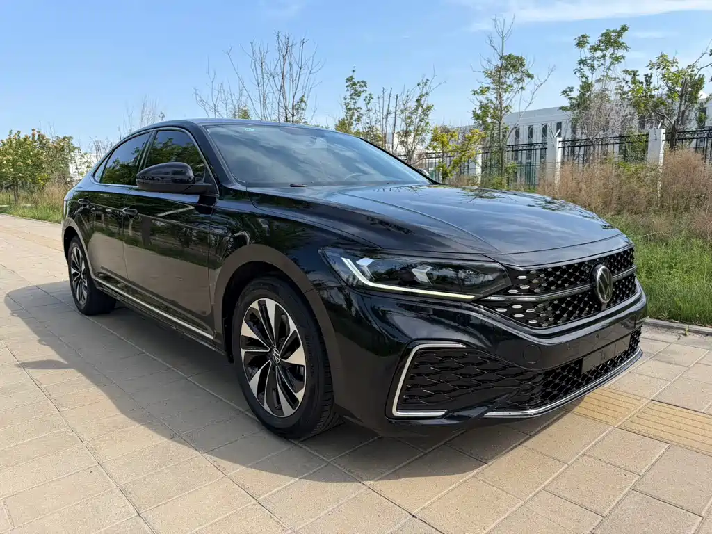 Volkswagen Passat 2023