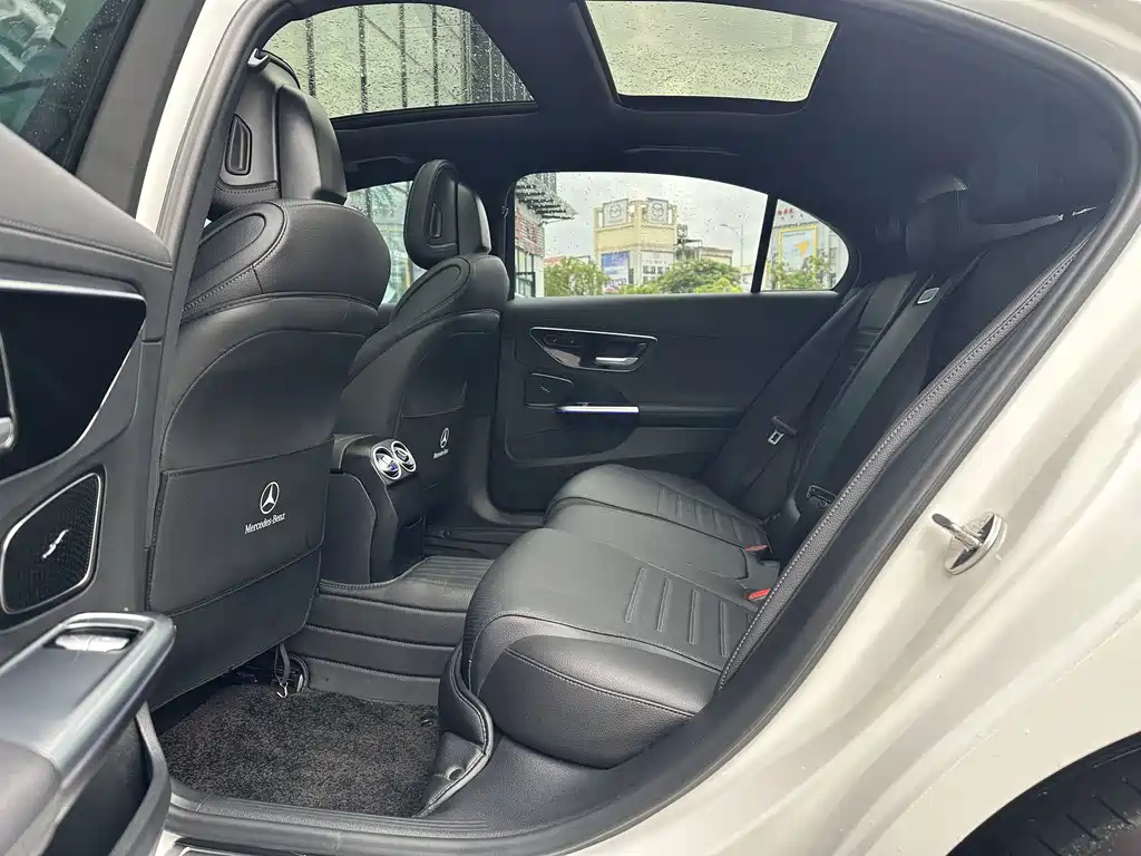 Mercedes-Benz C-Class 2022 — фото 16