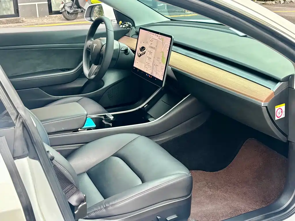 Tesla Model 3 2019 — фото 14