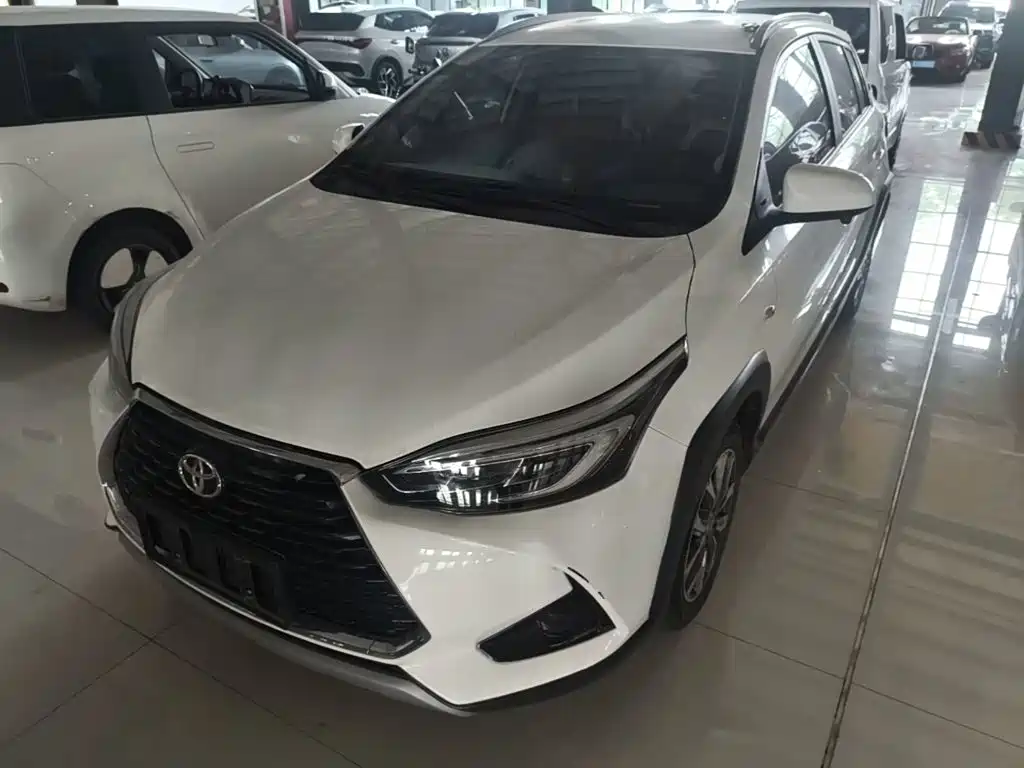 Toyota Yaris L 2022 — фото 2