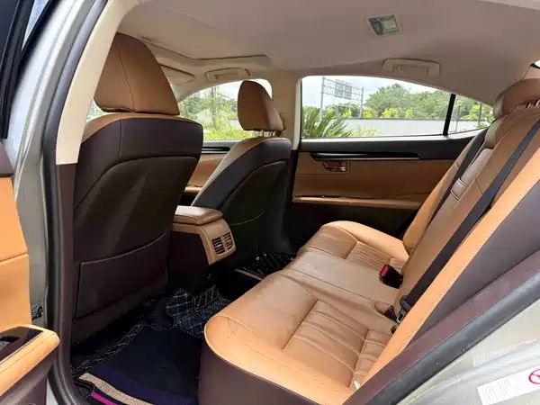 Lexus ES 2017