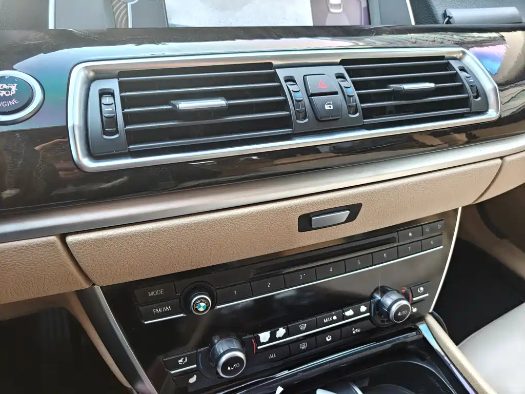 BMW 5 Series GT 2010 — фото 12