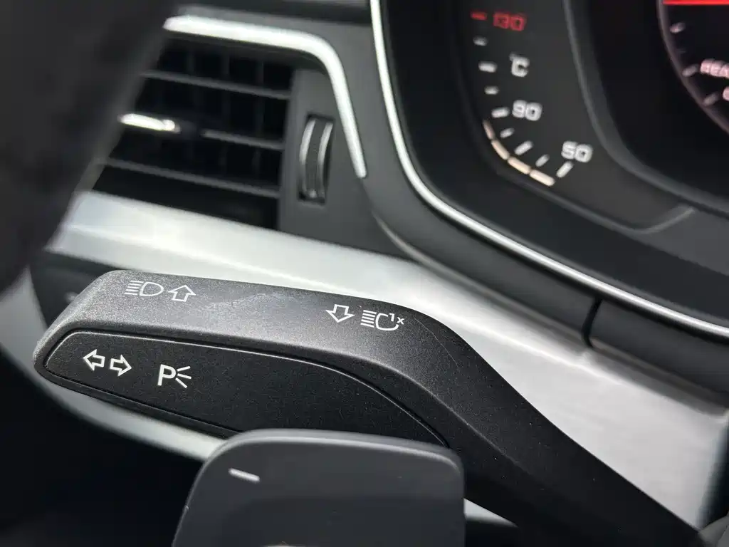 Audi A4L 2019 — фото 29