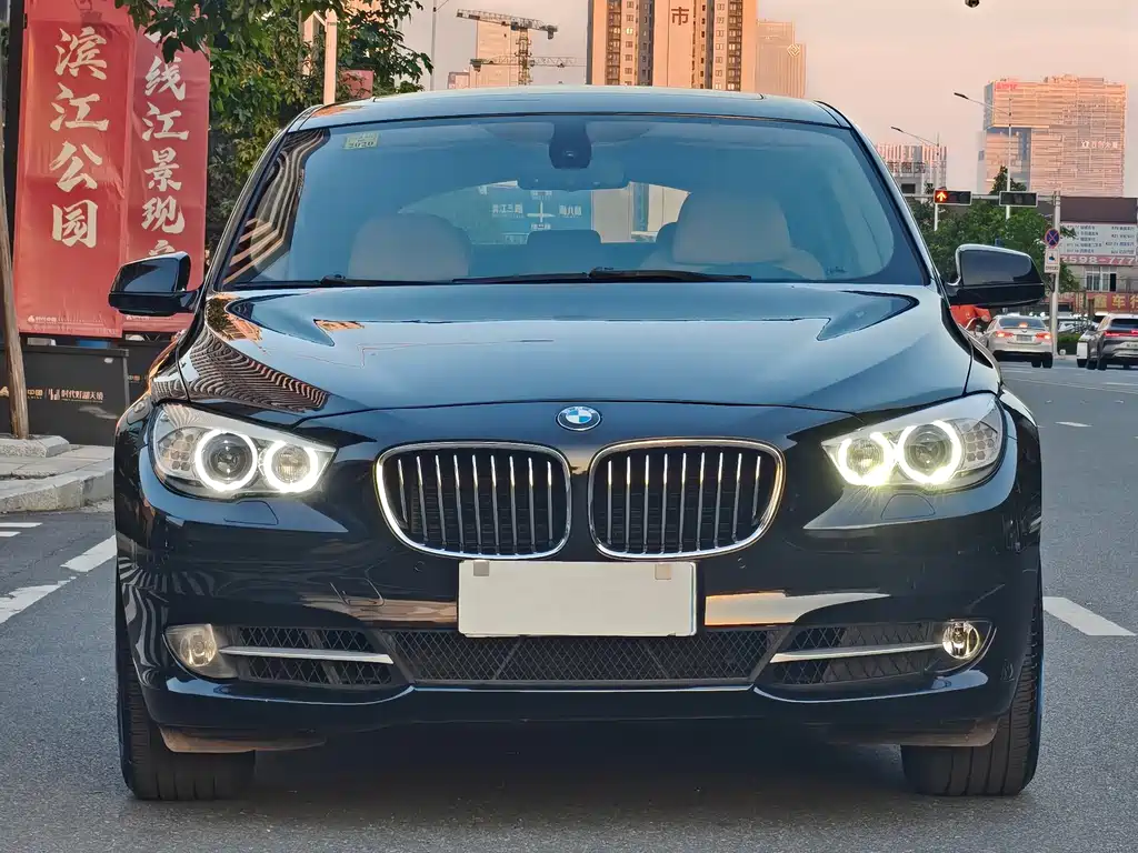 BMW 5 Series GT 2010 — фото 3