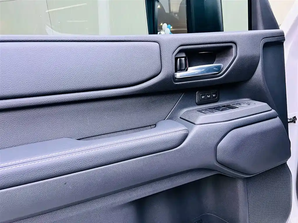 Toyota Prado 2024 — фото 11