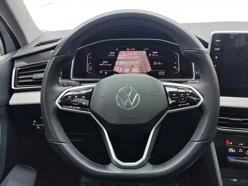 Volkswagen Tiguan L 2023 — фото 11