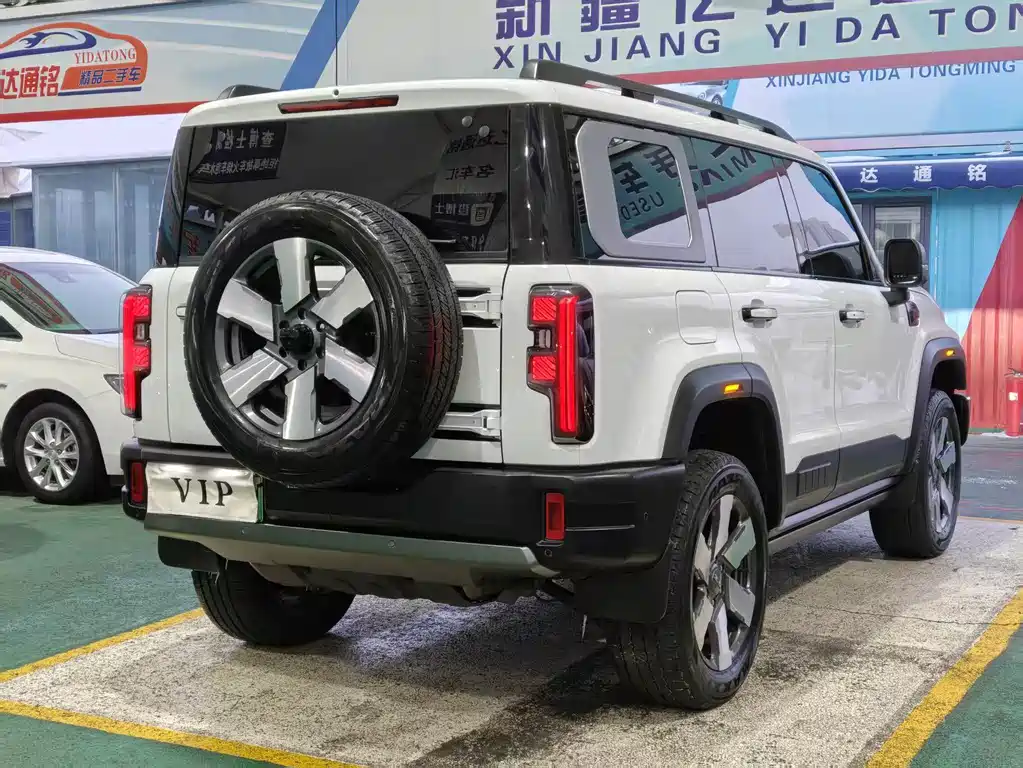 Beijing Off-Road BJ40 EREV 2025 — фото 9