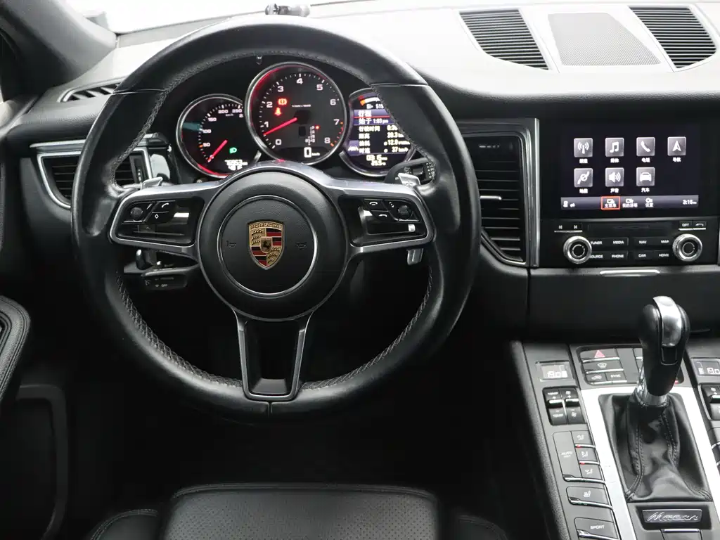 Porsche Macan 2016 — фото 11