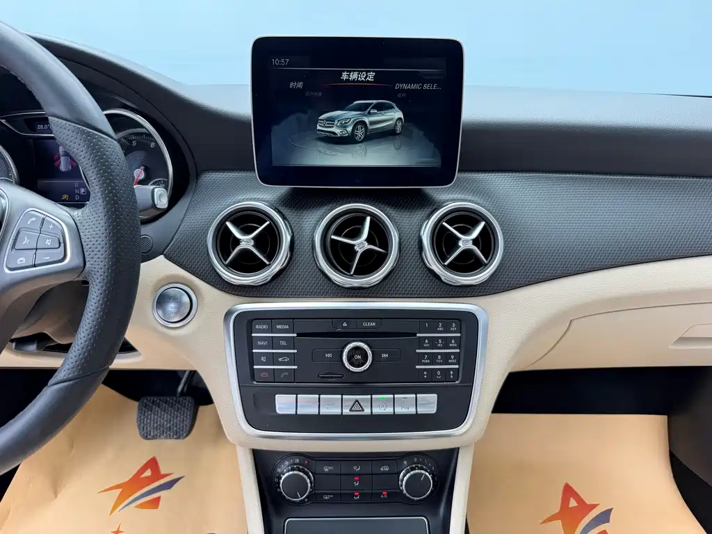 Mercedes-Benz GLA 2017 — фото 11