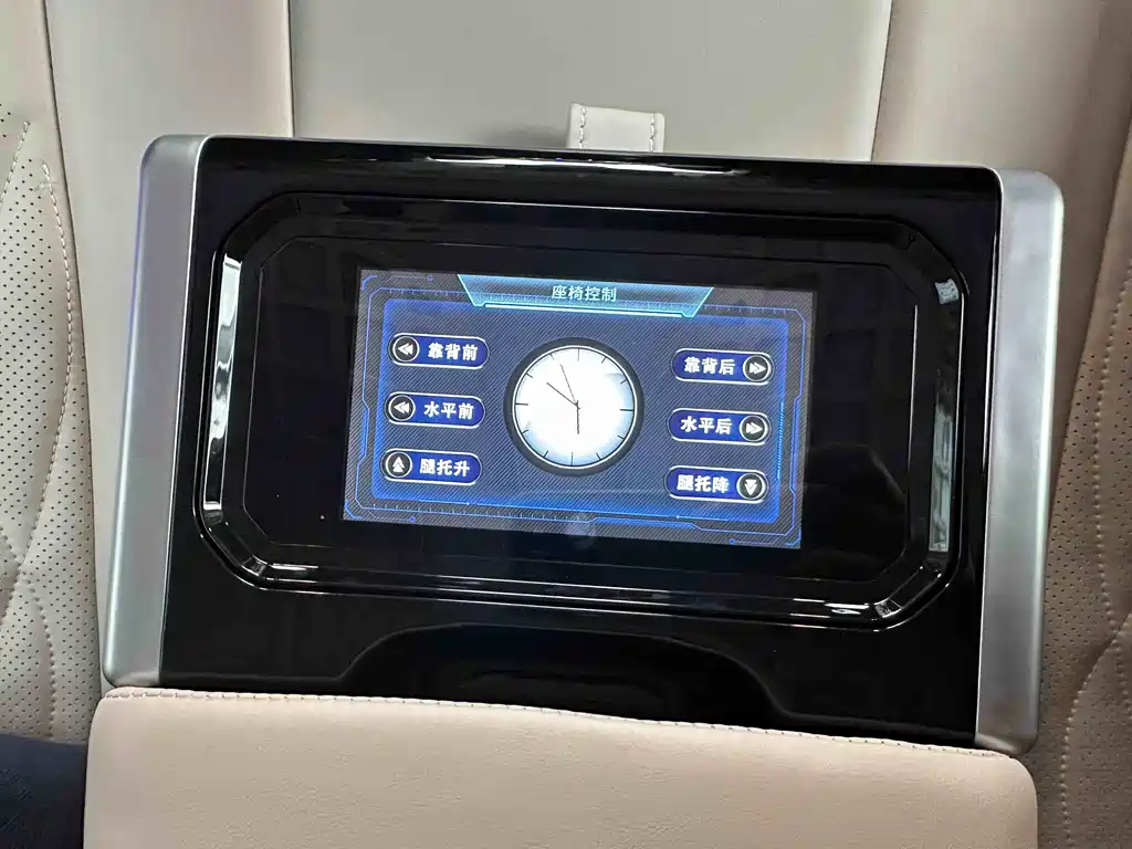 Mercedes-Benz Vito 2022 — фото 16