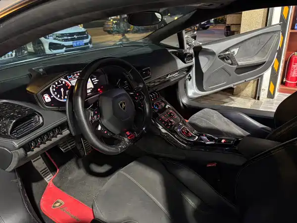 Lamborghini Huracan 2016