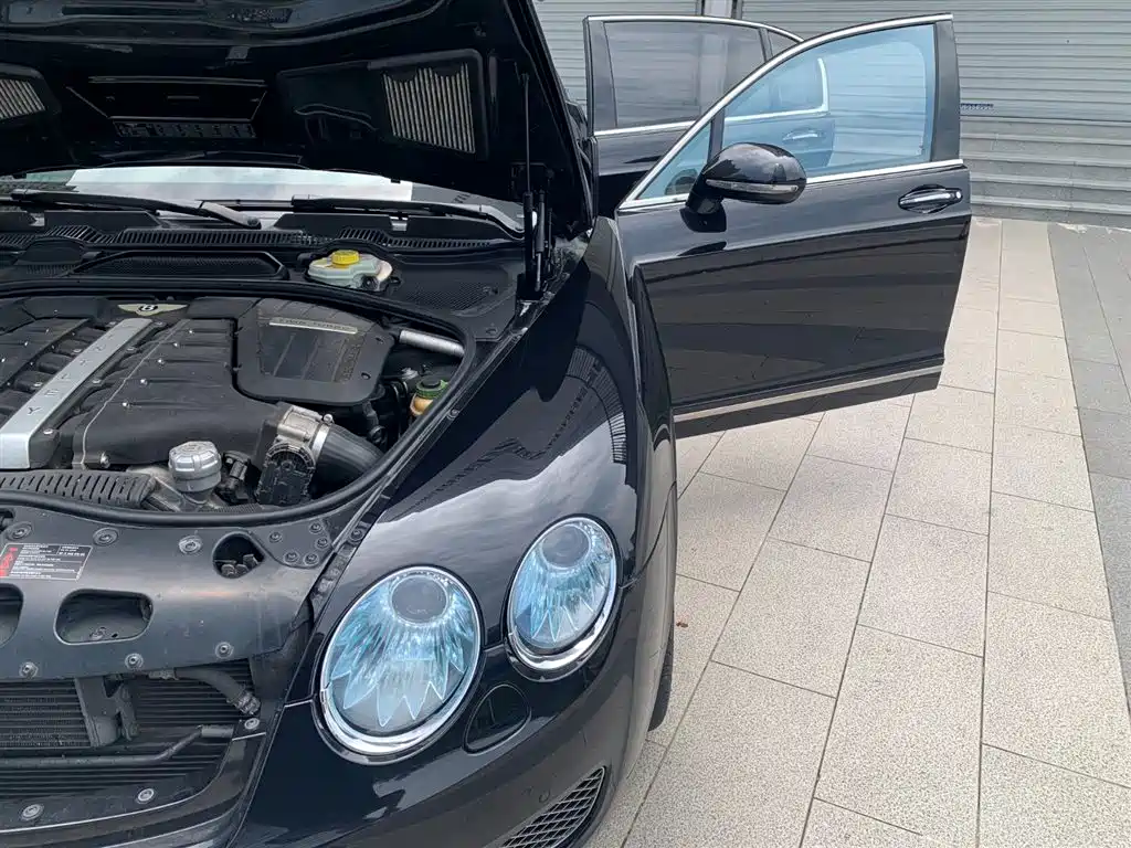 Bentley Flying Spur 2013 — фото 17