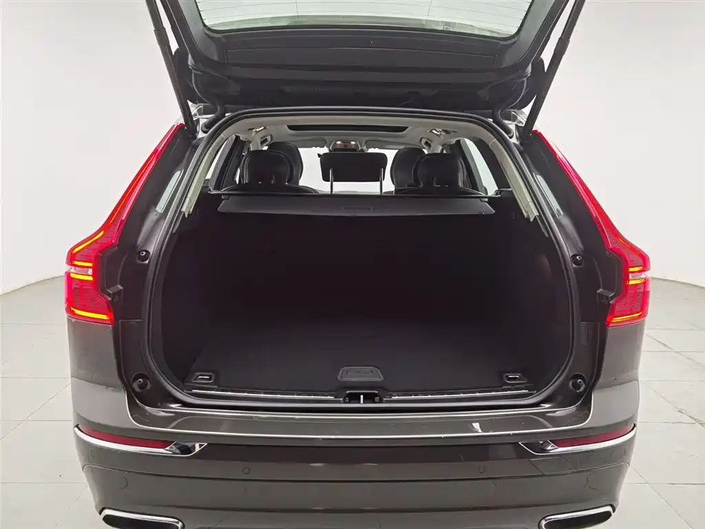 Volvo XC60 2021 — фото 16