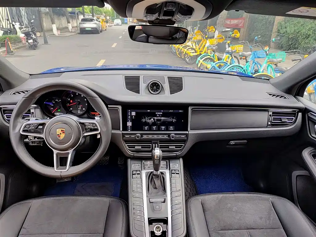 Porsche Macan 2021 — фото 10